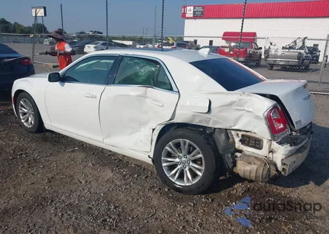 2016 Chrysler 300 Anniversary Edition z USA, uszkodzony, nr VIN 2C3CCAAG0GH295617